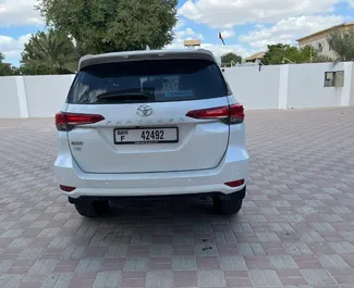 Autovermietung Toyota Fortuner Nr.11630 Automatisch in Dubai, ausgestattet mit einem 80,0L Motor ➤ Von Mohammad in VAE.