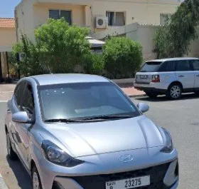 Mietwagen Hyundai i10 2024 in VAE, mit Benzin-Kraftstoff und 74 PS ➤ Ab 95 AED pro Tag.