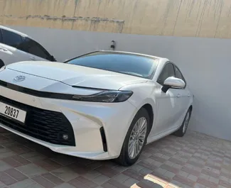 Vermietung Toyota Camry. Komfort, Premium Fahrzeug zur Miete in VAE ✓ Kaution Einzahlung von 500 AED ✓ Versicherungsoptionen KFZ-HV, VKV Plus, Diebstahlschutz.