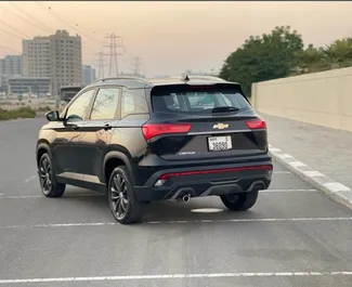 Benzin 1,5L Motor von Chevrolet Captiva 2023 zur Miete in Dubai.