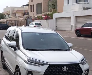 Vermietung Toyota Veloz. Komfort, Minivan Fahrzeug zur Miete in VAE ✓ Kaution Einzahlung von 500 AED ✓ Versicherungsoptionen KFZ-HV, VKV Plus, Diebstahlschutz.