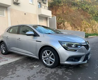 Frontansicht eines Mietwagens Renault Megane in Budva, Montenegro ✓ Auto Nr.11370. ✓ Automatisch TM ✓ 0 Bewertungen.