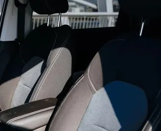 Chevrolet Captiva 2023 zur Miete verfügbar in Dubai, mit Kilometerbegrenzung unbegrenzte.
