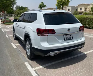 Vermietung Volkswagen Atlas. Komfort, Premium, Crossover Fahrzeug zur Miete in VAE ✓ Kaution Keine Kaution ✓ Versicherungsoptionen KFZ-HV, VKV Plus, Insassen, Diebstahlschutz, Keine Kaution.