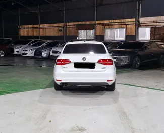 Volkswagen Jetta 2015 zur Miete verfügbar am Flughafen von Tirana, mit Kilometerbegrenzung 500 km/Tag.