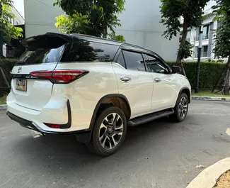 Mietwagen Toyota Fortuner 2022 in Thailand, mit Benzin-Kraftstoff und  PS ➤ Ab 2500 THB pro Tag.