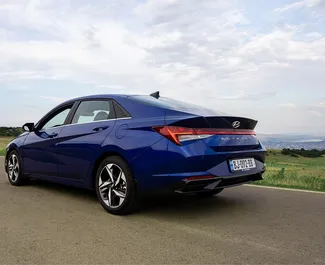 Benzin 2,0L Motor von Hyundai Elantra 2023 zur Miete in Tiflis.