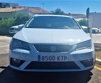 Vermietung SEAT Leon ST. Komfort Fahrzeug zur Miete in Spanien ✓ Kaution Keine Kaution ✓ Versicherungsoptionen KFZ-HV, TKV, VKV Plus, Junge.