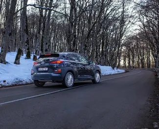 Vermietung Hyundai Kona. Komfort, Crossover Fahrzeug zur Miete in Georgien ✓ Kaution Einzahlung von 280 GEL ✓ Versicherungsoptionen KFZ-HV, TKV, VKV Plus, VKV Komplett, Insassen, Diebstahlschutz.