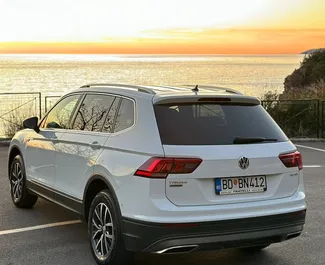 Vermietung Volkswagen Tiguan. Komfort, Crossover Fahrzeug zur Miete in Montenegro ✓ Kaution Einzahlung von 350 EUR ✓ Versicherungsoptionen KFZ-HV, VKV Plus, Ausland.