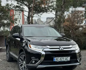 Frontansicht eines Mietwagens Mitsubishi Outlander in Tiflis, Georgien ✓ Auto Nr.11807. ✓ Automatisch TM ✓ 0 Bewertungen.