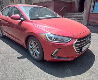 Frontansicht eines Mietwagens Hyundai Elantra am Flughafen Tiflis, Georgien ✓ Auto Nr.11833. ✓ Automatisch TM ✓ 0 Bewertungen.