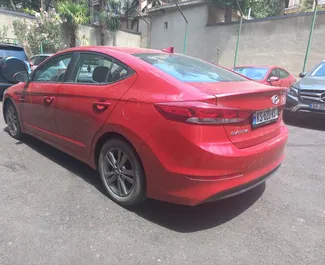 Benzin 2,0L Motor von Hyundai Elantra 2017 zur Miete am Flughafen Tiflis.