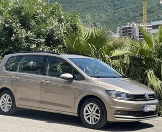 Autovermietung Volkswagen Touran Nr.10336 Automatisch in Becici, ausgestattet mit einem 2,0L Motor ➤ Von Filip in Montenegro.