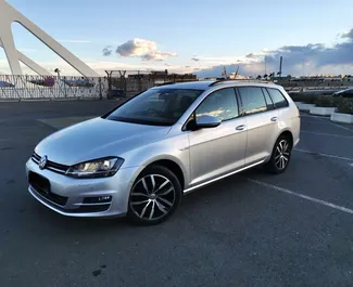 Diesel 2,0L Motor von Volkswagen Golf Variant 2014 zur Miete in Barcelona.