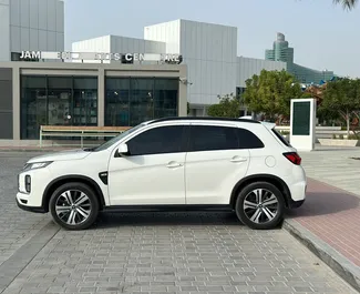 Vermietung Mitsubishi ASX. Komfort, Crossover Fahrzeug zur Miete in VAE ✓ Kaution Einzahlung von 1000 AED ✓ Versicherungsoptionen KFZ-HV, TKV, VKV Plus, Insassen, Diebstahlschutz.