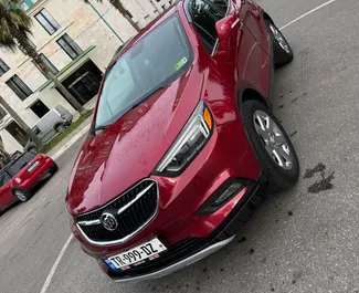 Vermietung Buick Encore. Komfort, Crossover Fahrzeug zur Miete in Georgien ✓ Kaution Einzahlung von 300 GEL ✓ Versicherungsoptionen KFZ-HV, TKV, Insassen.