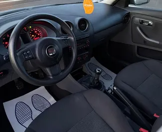 Vermietung SEAT Ibiza. Wirtschaft, Komfort Fahrzeug zur Miete in Albanien ✓ Kaution Einzahlung von 30 EUR ✓ Versicherungsoptionen KFZ-HV.