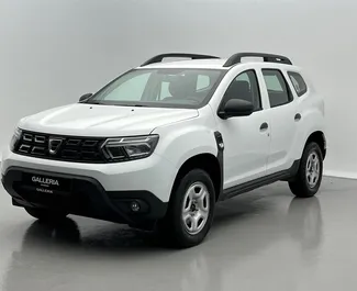 Frontansicht eines Mietwagens Dacia Duster am Flughafen Nevsehir Kapadokya, Türkei ✓ Auto Nr.11181. ✓ Schaltgetriebe TM ✓ 0 Bewertungen.