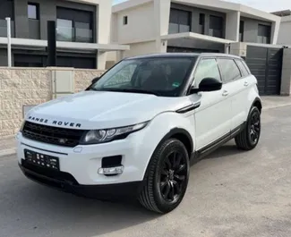 Frontansicht eines Mietwagens Land Rover Range Rover Evoque in Alicante, Spanien ✓ Auto Nr.11726. ✓ Automatisch TM ✓ 0 Bewertungen.