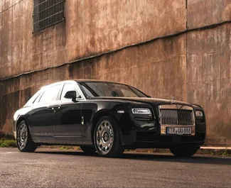 Frontansicht eines Mietwagens Rolls-Royce Ghost in Alicante, Spanien ✓ Auto Nr.11728. ✓ Automatisch TM ✓ 0 Bewertungen.