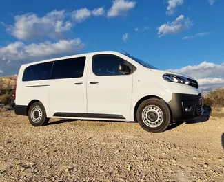 Mietwagen Toyota Proace Verso 2024 in Spanien, mit Benzin-Kraftstoff und  PS ➤ Ab 80 EUR pro Tag.