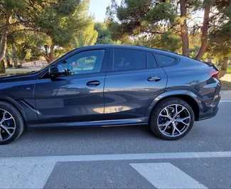 Mietwagen BMW X6 2021 in Spanien, mit Benzin-Kraftstoff und  PS ➤ Ab 350 EUR pro Tag.