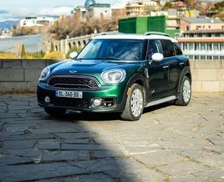 Frontansicht eines Mietwagens Mini Countryman Cooper S in Tiflis, Georgien ✓ Auto Nr.9813. ✓ Automatisch TM ✓ 0 Bewertungen.