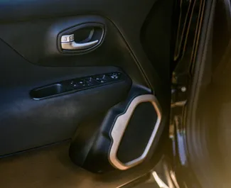 Jeep Renegade 2016 mit Antriebssystem Allradantrieb, verfügbar in Tiflis.