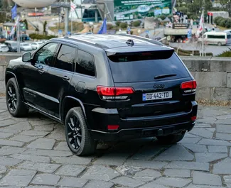 Mietwagen Jeep Grand Cherokee 2021 in Georgien, mit Benzin-Kraftstoff und 300 PS ➤ Ab 150 GEL pro Tag.