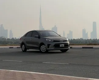 Frontansicht eines Mietwagens Kia Pegas in Dubai, VAE ✓ Auto Nr.11908. ✓ Automatisch TM ✓ 0 Bewertungen.