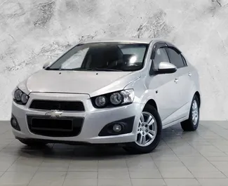 Frontansicht eines Mietwagens Chevrolet Aveo in Baku, Aserbaidschan ✓ Auto Nr.3496. ✓ Automatisch TM ✓ 0 Bewertungen.