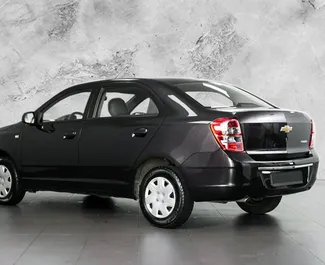 Frontansicht eines Mietwagens Chevrolet Cobalt in Baku, Aserbaidschan ✓ Auto Nr.12003. ✓ Automatisch TM ✓ 0 Bewertungen.