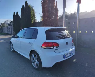 Diesel 1,6L Motor von Volkswagen Golf 6 2013 zur Miete in Tirana.