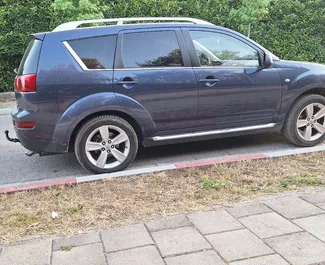 Diesel 2,0L Motor von Peugeot 4007 2011 zur Miete am Flughafen von Tirana.