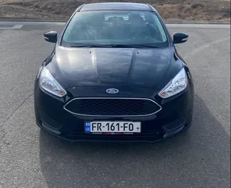 Frontansicht eines Mietwagens Ford Focus in Tiflis, Georgien ✓ Auto Nr.12131. ✓ Automatisch TM ✓ 0 Bewertungen.