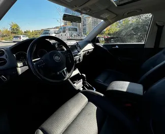 Benzin 2,0L Motor von Volkswagen Tiguan 2014 zur Miete in Tirana.