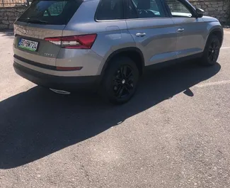 Vermietung Skoda Kodiaq. Komfort, SUV, Crossover Fahrzeug zur Miete in Montenegro ✓ Kaution Einzahlung von 300 EUR ✓ Versicherungsoptionen KFZ-HV, Diebstahlschutz, Ausland, Junge.