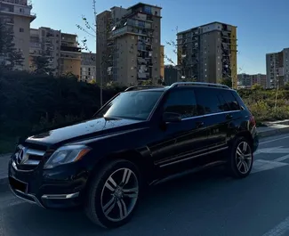 Diesel 2,2L Motor von Mercedes-Benz GLK 2013 zur Miete in Tirana.