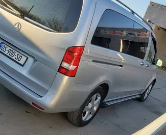 Benzin 2,0L Motor von Mercedes-Benz Vito Tourer Pro 2020 zur Miete am Flughafen Kutaisi.