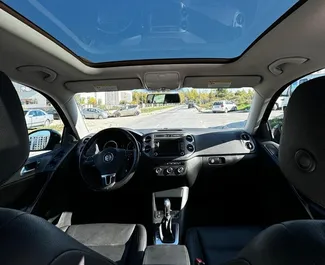 Volkswagen Tiguan 2014 zur Miete verfügbar in Tirana, mit Kilometerbegrenzung unbegrenzte.