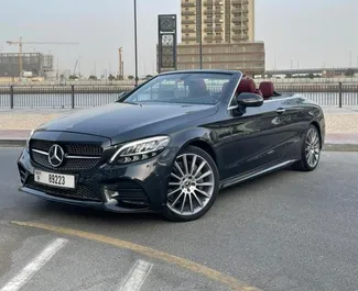 Mercedes-Benz C200 Cabrio 2024 zur Miete verfügbar in Dubai, mit Kilometerbegrenzung 200 km/Tag.