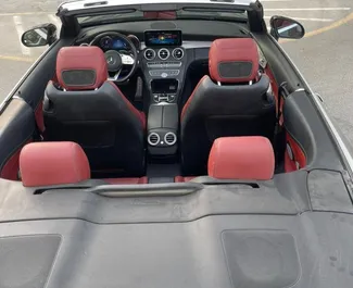 Benzin 2,0L Motor von Mercedes-Benz C200 Cabrio 2024 zur Miete in Dubai.