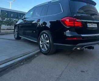 Vermietung Mercedes-Benz GL450. Premium, Luxus, SUV Fahrzeug zur Miete in Georgien ✓ Kaution Keine Kaution ✓ Versicherungsoptionen KFZ-HV, TKV, Diebstahlschutz.