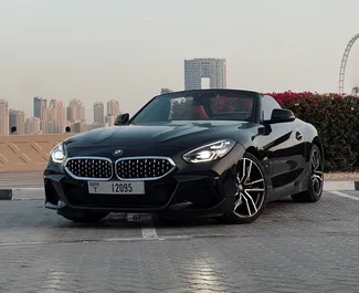 Frontansicht eines Mietwagens BMW Z4 in Dubai, VAE ✓ Auto Nr.11916. ✓ Automatisch TM ✓ 0 Bewertungen.