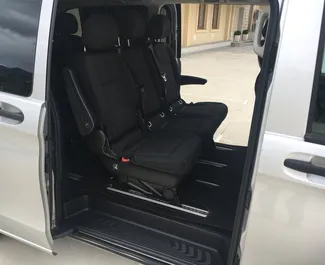 Diesel 2,2L Motor von Mercedes-Benz Vito Tourer Pro 2019 zur Miete in Becici.