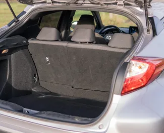 Toyota C-HR 2018 mit Antriebssystem Allradantrieb, verfügbar in Becici.