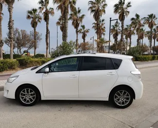 Autovermietung Toyota Verso Nr.11896 Automatisch in Barcelona, ausgestattet mit einem L Motor ➤ Von Sergej in Spanien.