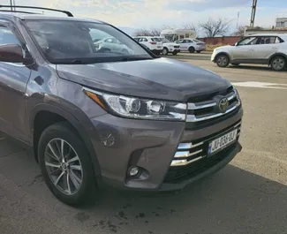 Mietwagen Toyota Highlander 2019 in Georgien, mit Hybride-Kraftstoff und 280 PS ➤ Ab 160 GEL pro Tag.