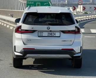 Vermietung BMW X1. Komfort, Premium, Crossover Fahrzeug zur Miete in VAE ✓ Kaution Einzahlung von 2500 AED ✓ Versicherungsoptionen KFZ-HV.